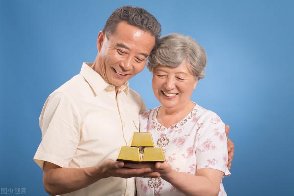 第一代農民工被現實社會淘汰，老了不能工作，他們該如何養老呢？