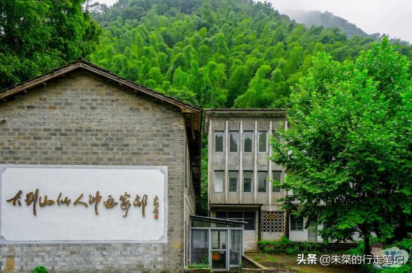 曾是頹敗的老“三線廠”今入駐近百位畫家 成安徽最具藝術的古村 曾是頹敗的老“三線廠”今入駐近百位畫家 成安徽最具藝術的古村