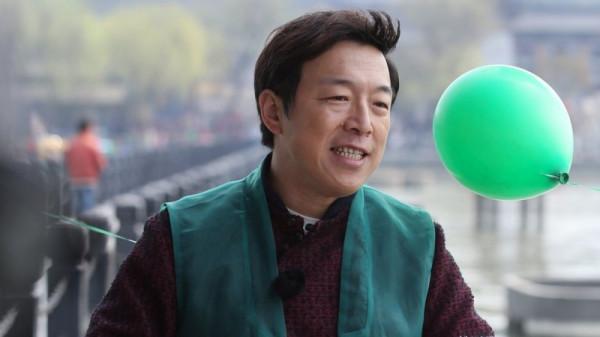 人民大會堂不許化妝參加,需要素顏入鏡,他們和熒幕上差別大嗎? 人民大會堂不許化妝參加,需要素顏入鏡,他們和熒幕上差別大嗎?