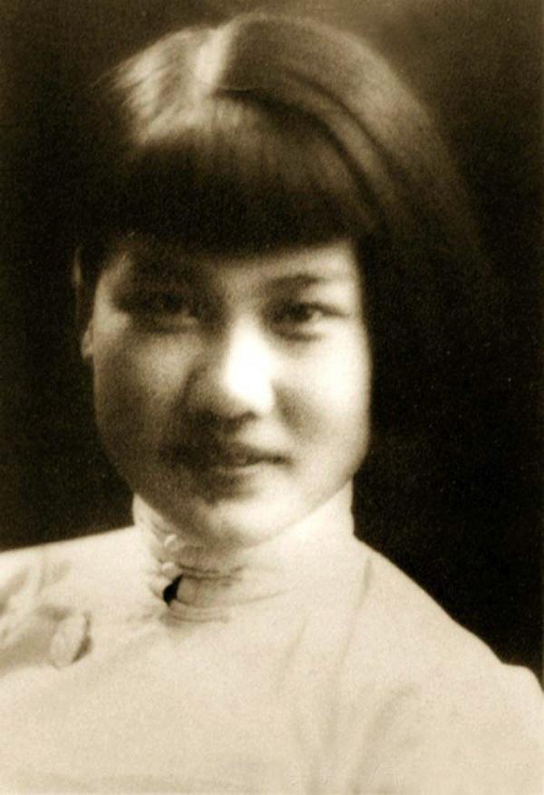 張瑞芳畫傳 39張老照片 從幼年到94歲 不同階段風采 見證美麗人生 張瑞芳畫傳 39張老照片 從幼年到94歲 不同階段風采 見證美麗人生