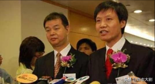 雷軍的傳奇人生，曾投資百萬卻輸得血本無歸，如今小米誰人不知