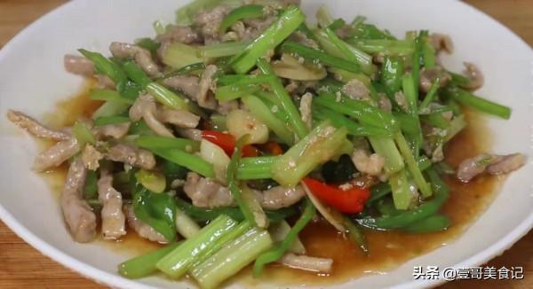 芹菜肉絲,到底先炒芹菜還是先炒肉,30年老廚教你正確做法,真香 芹菜肉絲,到底先炒芹菜還是先炒肉,30年老廚教你正確做法,真香