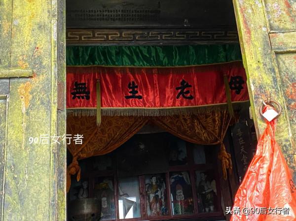 徒步成都大邑終南山，山高路遠無人煙，只有一座荒廢無人的道觀