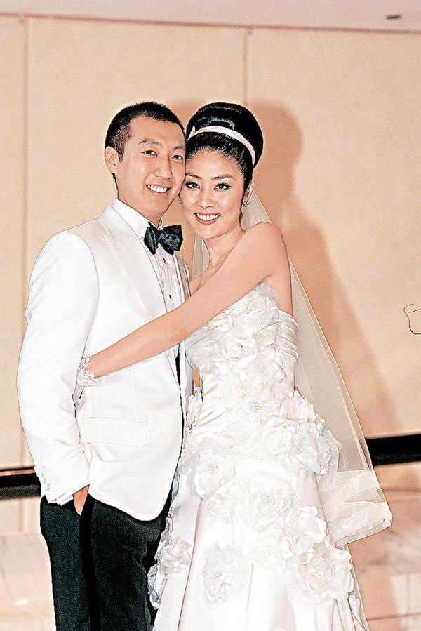 不傍大款，不炒緋聞，痴情的10位女港星，把生活過成了偶像劇