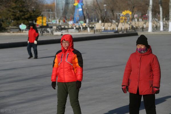 “中指領勁，還是食指領勁”？楊氏太極拳起勢的教學細節