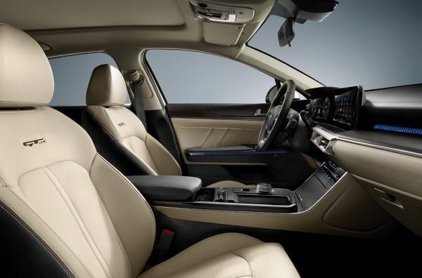 2021款起亞K5來了，看到它去年的銷量就想問，會有起色嗎？