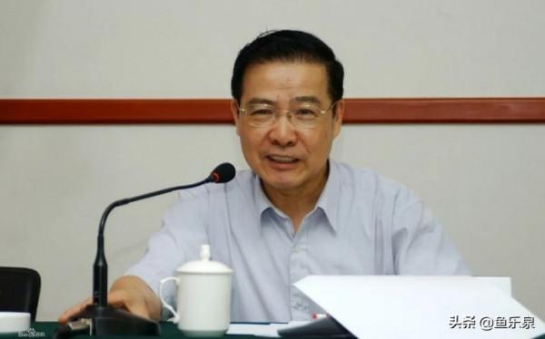 範偉就這樣寫下了他與趙本山之間的結局:恩恩怨怨,亦師亦友 範偉就這樣寫下了他與趙本山之間的結局:恩恩怨怨,亦師亦友