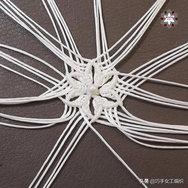 用繩子就能編出漂亮的雪花，超詳細的教程，一步一步教你編
