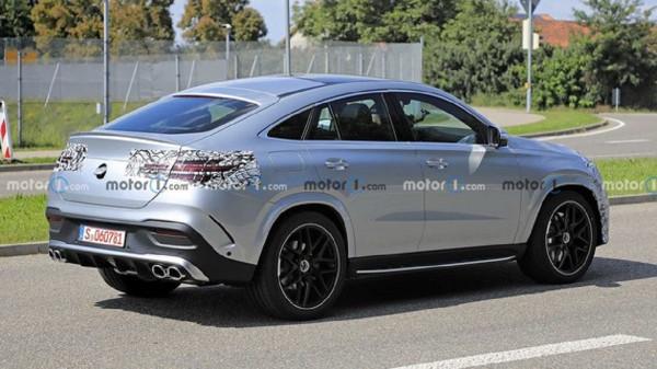 新款賓士GLE轎跑SUV諜照曝光,細節調整,外觀更運動時尚 新款賓士GLE轎跑SUV諜照曝光,細節調整,外觀更運動時尚