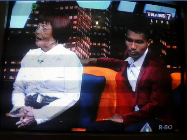 印尼82歲老太撥錯電話，與28歲小夥譜出戀曲，後小夥被狀告遺棄罪