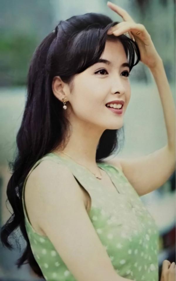 一組周慧敏的老照片曝光，一定有你沒見過的