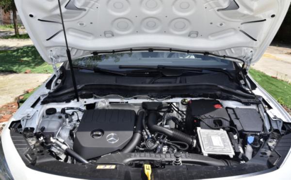 豪華入門級硬碰硬：寶馬X1和賓士GLA誰更有吸引力？