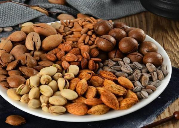 豬皮可以抗衰老？提醒：想要抗衰老，不如多吃這4種食物