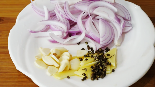 秋冬多給孩子做6道菜,葷素搭配合理,鈣量豐富,常吃個子竄得快 秋冬多給孩子做6道菜,葷素搭配合理,鈣量豐富,常吃個子竄得快