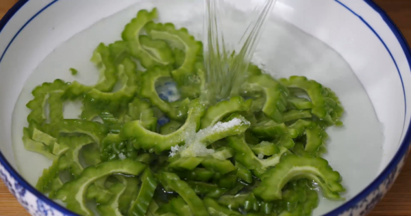 冬天燥熱火氣大，建議多吃8道敗火菜，營養好吃，暖胃驅寒還補水