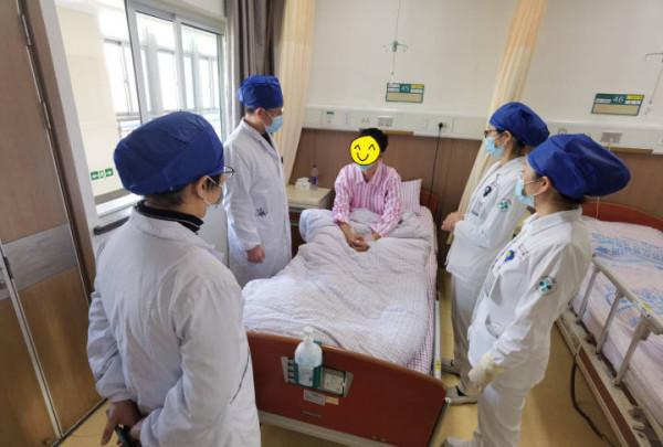 19歲男大學生腹瀉上完廁所回頭一看慌了：裡面竟有一條蟲......