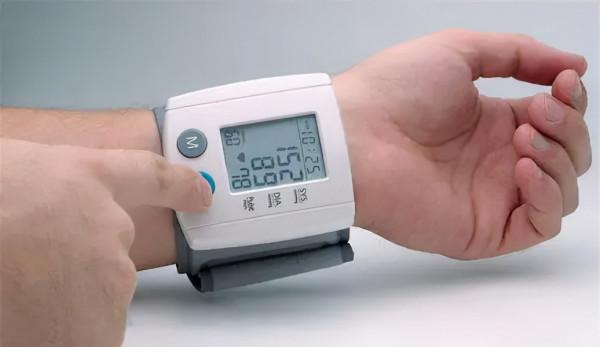 空腹鍛鍊好,還是吃完早餐鍛鍊?有這2種特徵的人,務必吃完再煉 空腹鍛鍊好,還是吃完早餐鍛鍊?有這2種特徵的人,務必吃完再煉