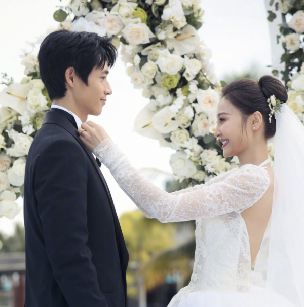 2021年娛樂圈8場唯美婚禮：俊男靚女羨煞旁人，兩對新人奉女成婚