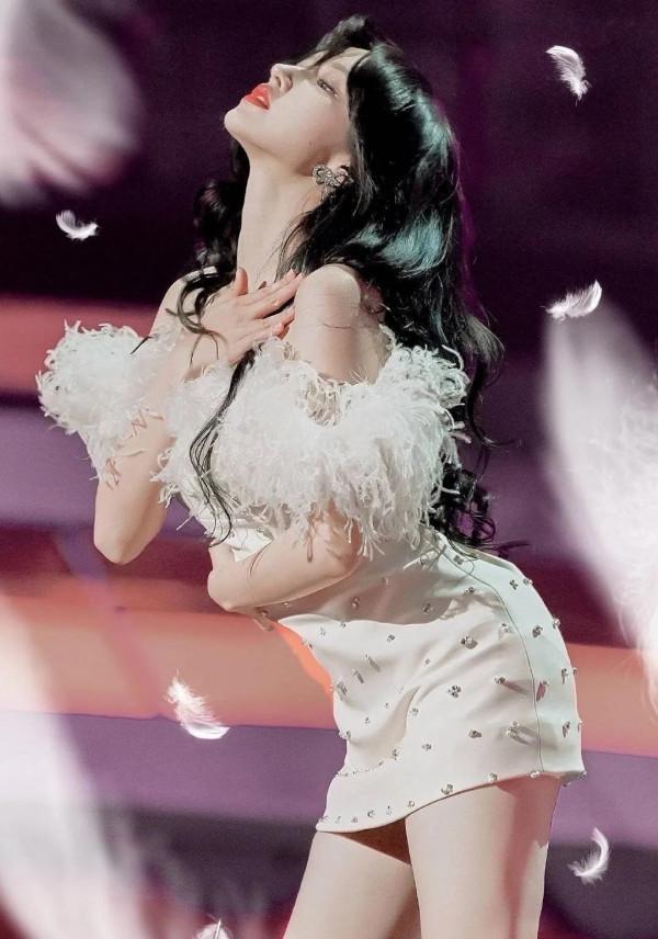 非粉存神仙美圖第一彈，傅菁港風絕美，張予曦民國落淚