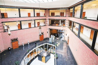 勞動大學的歷史迴響（海外學子尋訪革命前輩的紅色足跡·第十一站：比利時沙勒羅瓦）