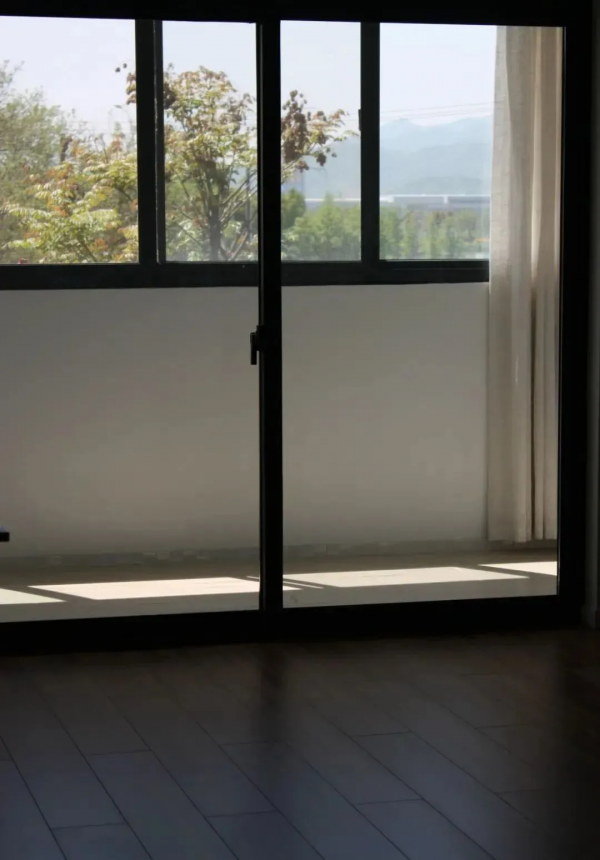 一個女生的東西可以少到什麼地步？