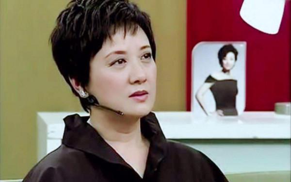 鄧婕：與張國立結婚33年，她看到了丈夫的白髮和心痛