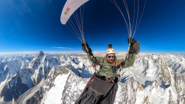 8407米！Antoine再創滑翔傘世界紀錄 無氧飛越布洛阿特峰