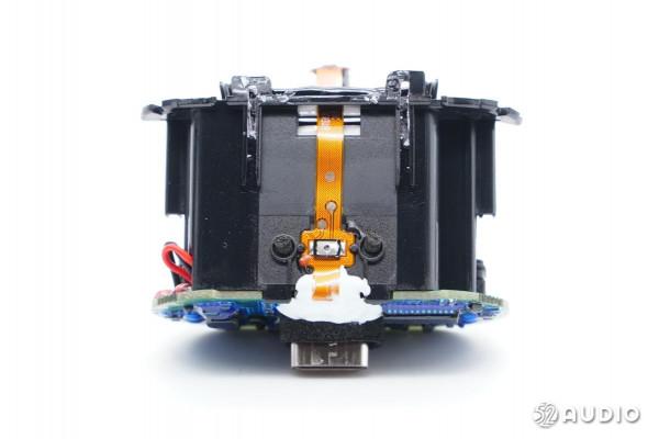 黑鯊鳳鳴真無線藍芽耳機拆解，自研超低延時，支援遊戲超低延時