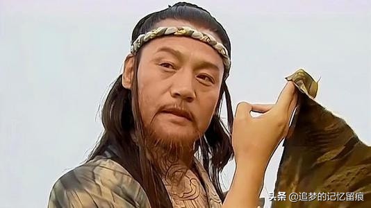 笑傲江湖:華山派有絕學紫霞神功,嶽不群為什麼還去學辟邪劍法? 笑傲江湖:華山派有絕學紫霞神功,嶽不群為什麼還去學辟邪劍法?