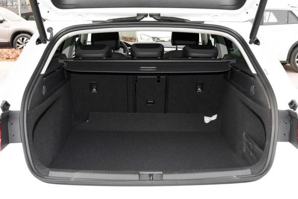 節假日出遊開什麼車好?這幾款空間大又舒適,長途自駕還不累 節假日出遊開什麼車好?這幾款空間大又舒適,長途自駕還不累