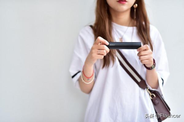 4擋亮度一鍵操控，更有爆閃和SOS模式，這款會變焦的手電筒真香