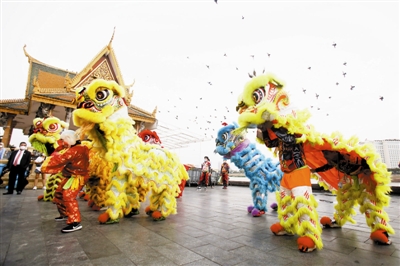 靈虎送福 四海同春