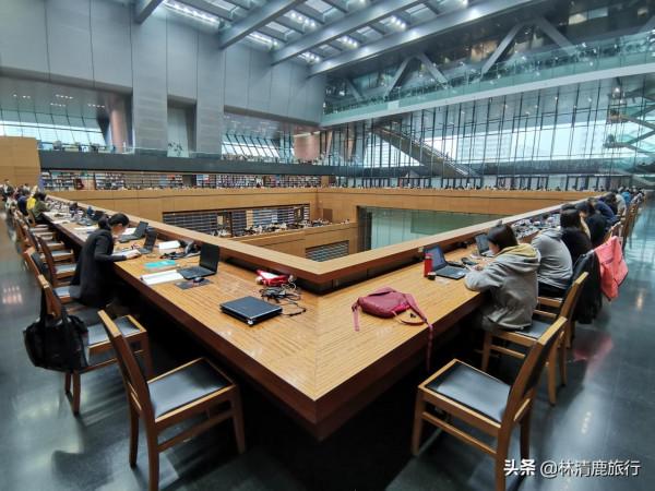 中國這座圖書館被評為亞洲最大，場面恢宏壯觀，看書都成了享受