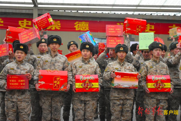 新春走軍營丨海拔5170米，喀喇崑崙邊防官兵收到&OpenCurlyDoubleQuote;年貨大禮包&rdquo;