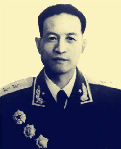 我軍繳獲電臺不會用,一國軍俘虜願效力,後成開國中將,他是誰? 我軍繳獲電臺不會用,一國軍俘虜願效力,後成開國中將,他是誰?