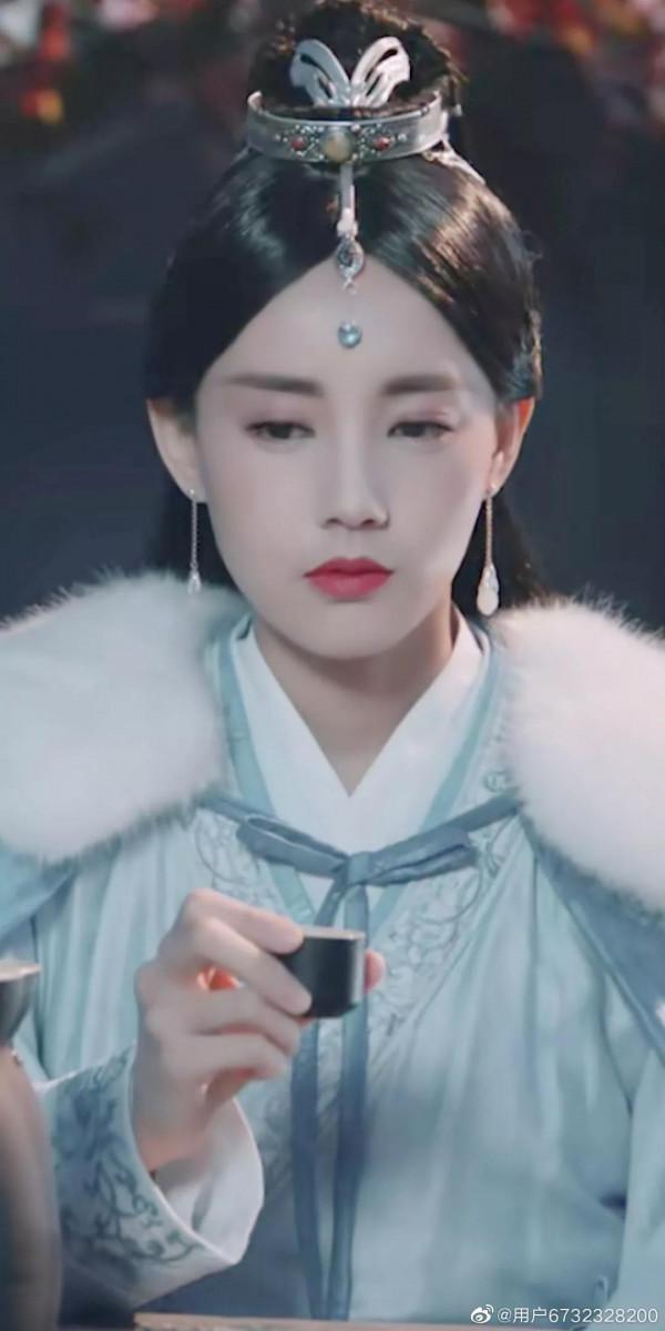 李一桐古裝桌布