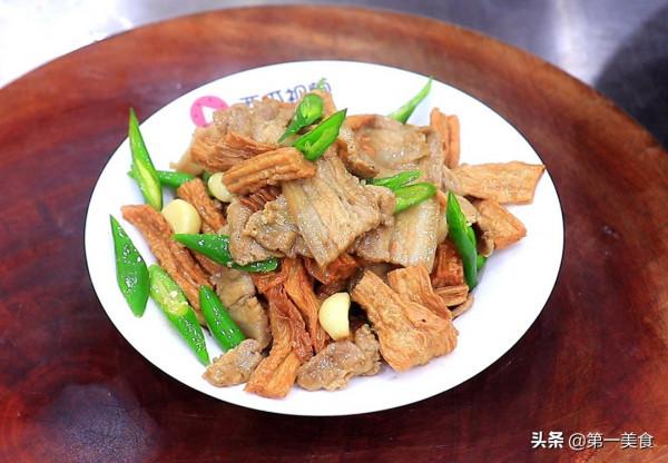 腐竹炒肉片很多人第一步就做錯了，難怪不好吃，廚師長教你如何做