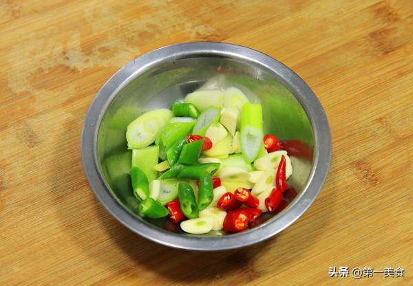 醬燒五花肉最忌諱直接下鍋炒，多加這一步，軟糯香甜，醬香十足