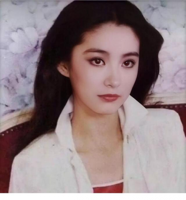 和秦漢苦戀20年的林青霞，為何最後嫁給“離婚帶娃”的邢李源？