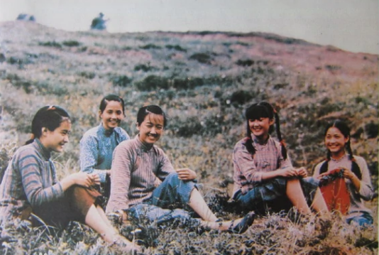 曾是校園女神,憑&quot;十六歲花季&quot;陳非兒走紅,46歲的池華瓊過得好嗎？