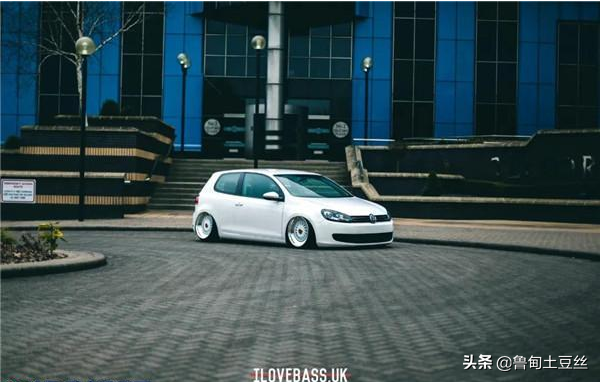 「轂銳馳」金色BBS讓大眾高爾夫的改裝簡約而不簡單