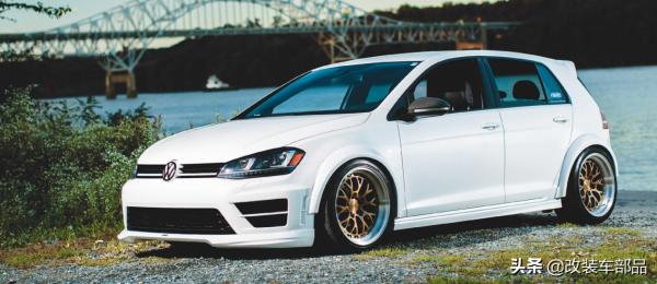 上得車展 下得賽道 外在優美 內在兇猛 七代高爾夫 R 上得車展 下得賽道 外在優美 內在兇猛 七代高爾夫 R