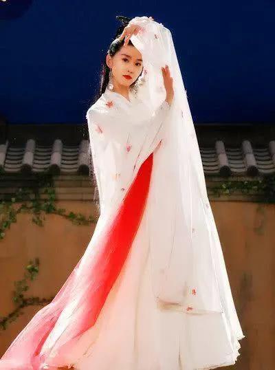 看了劉詩詩的古裝造型 終於知道她為什麼叫詩爺