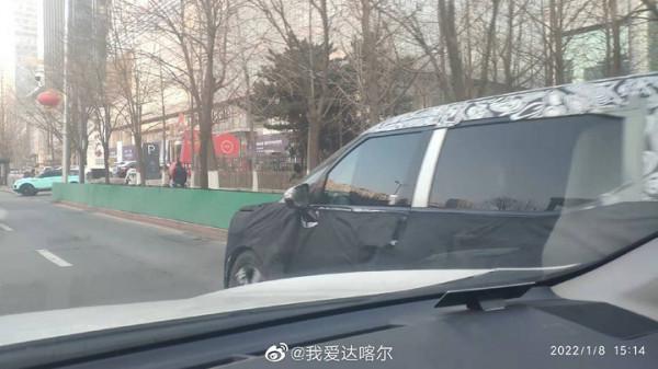 疑似極氪002路試諜照曝光 定位MPV