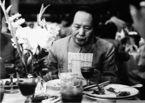 兒時玩伴曾資助毛主席40元,建國後得知其生活困難,主席如何回報 兒時玩伴曾資助毛主席40元,建國後得知其生活困難,主席如何回報