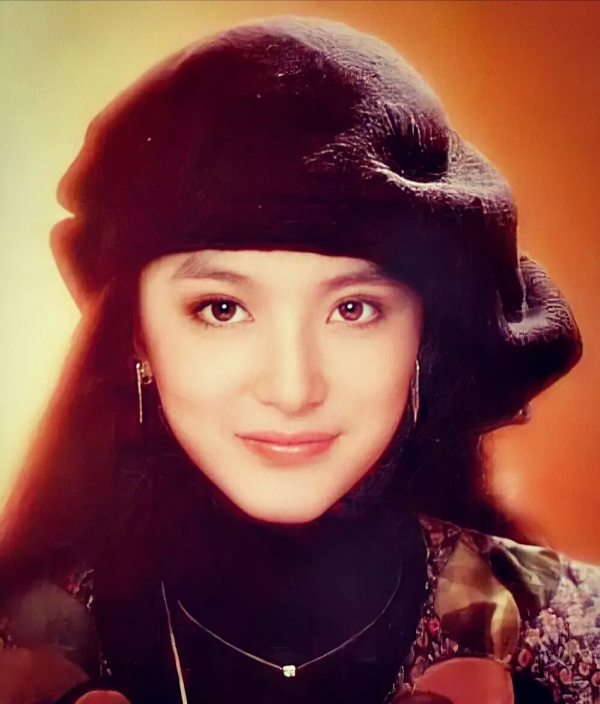 天吶！迪麗熱巴怎麼突然變醜了？​