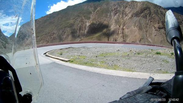 摩旅西藏-七十二拐再次倒車-八宿（海拔3200）