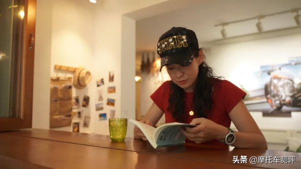 深圳女騎竟把摩托錯當男朋友，川崎，金吉拉三角畸戀《車主說》