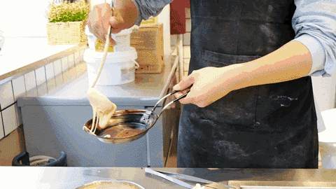 1碗麵粉1個雞蛋，不放一滴油，隨手一煎又香又鬆軟