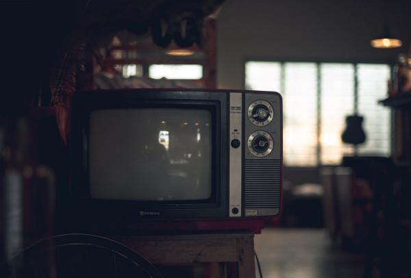 CRT電視畫質比液晶電視好,那為什麼會被淘汰? CRT電視畫質比液晶電視好,那為什麼會被淘汰?